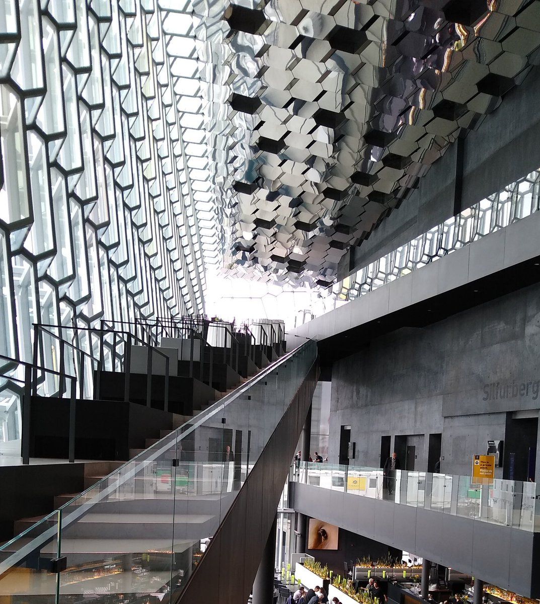 oh my god twitter doesn’t include alt text from images in their API